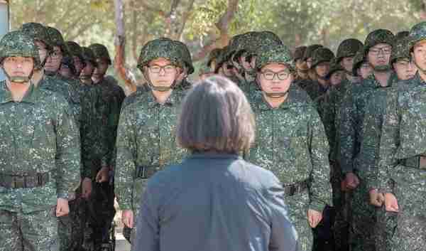 蔡英文：2024年起，台湾地区义务兵服役期延长至1年