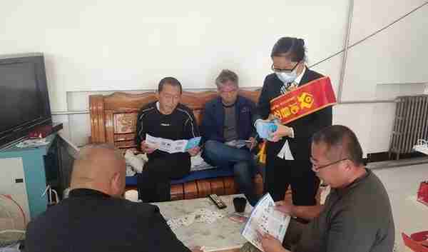 沁县农商银行樊村支行开展反假货币宣传活动