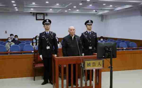 新疆生产建设兵团原副司令员杨福林，获刑13年