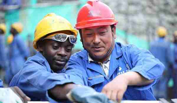 中国电建青年在赞比亚点亮“同一个梦”