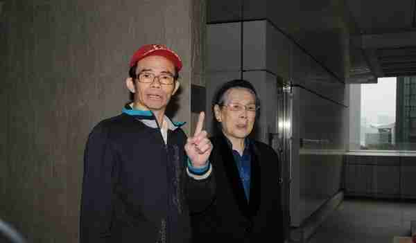 默多克91岁又离婚，刘强东套现18亿，深扒让富豪有底气的家族信托