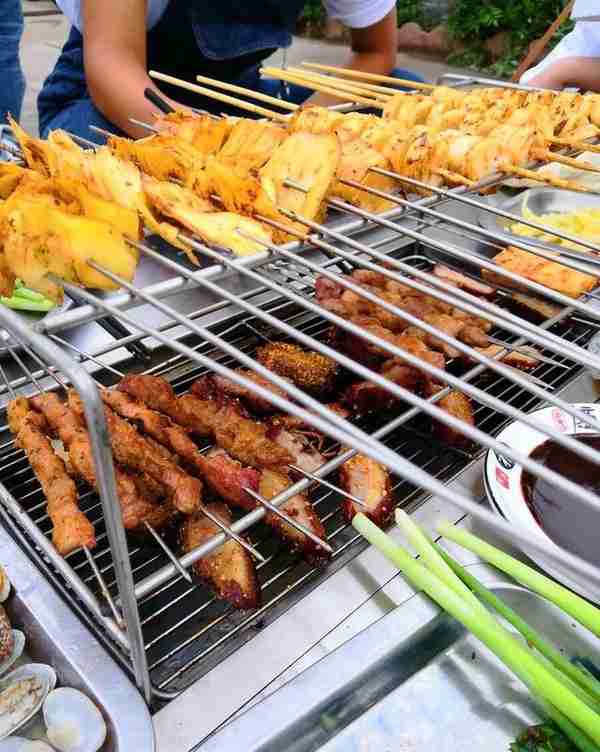 上海一家五口自驾淄博吃烧烤，结账时不敢相信：这是今年的物价?