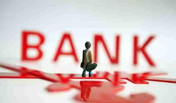 为减少互联网金融对银行信贷渠道产生的冲击，可采取哪些措施？