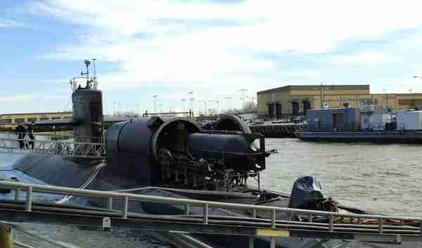 美国海军装备之舰艇篇，"海豹输送艇"（SDV）