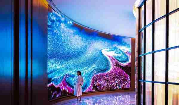 太奢靡！迪拜酒店装146吋三星巨屏：MicroLED技术瞩目