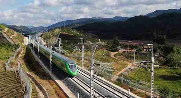 不选中国选日本，斥巨资4000亿修建高铁，12年过去，越南后悔了吗