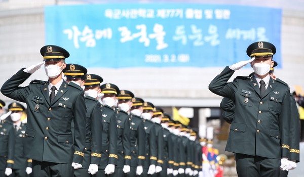 韩国放大招：男性30岁前生3胎免当兵