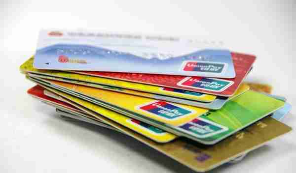 信用卡的最低还款和分期还款有什么区别？到底哪个更划算？