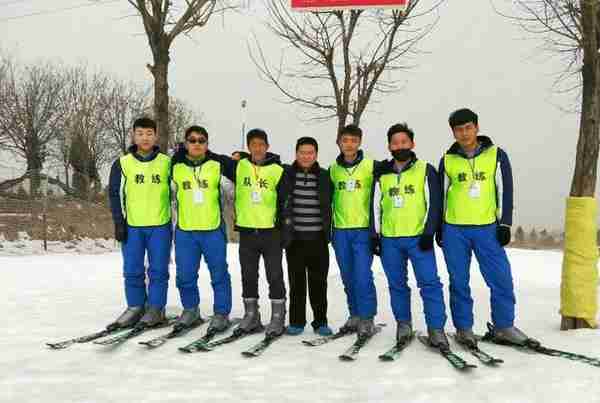 渭南市临渭区丰原必捿滑雪场 让健康时尚运动助力脱贫攻坚