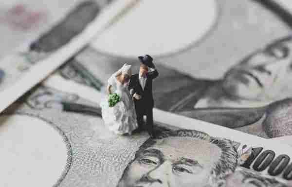 日本男人想结婚，到底要赚多少钱才够？