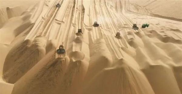 无水、无电、无信号！这条穿越沙漠的公路如何建成？