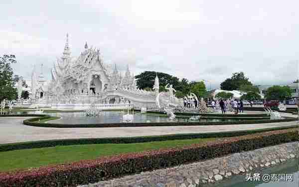泰国白庙开放首日，被赞“美过从前”
