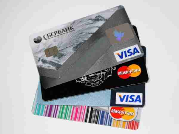 信用卡使用方法发布新规，多家银行进行规则修改，尽量别再逾期了